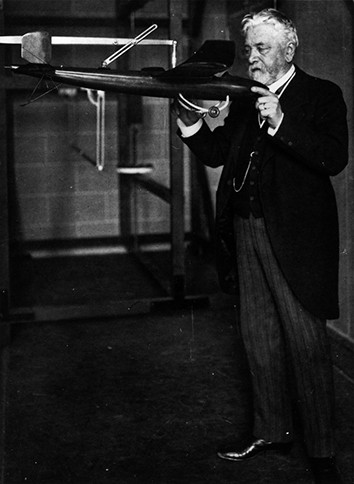 Foto Gustave Eiffel aereo